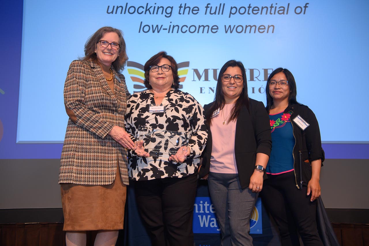 Mujeres en accion awardees